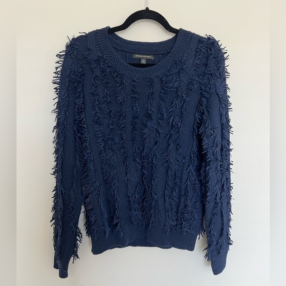 💕 Banana Republic Limited Edition Semi Fringe Crewneck Sweater in Navy Size S - Picture 1 of 4